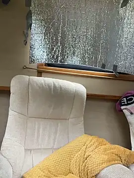 Snapshot of ladyboatlady chatting on 04/01/26, 08:04 ladyboatlady online show from 04/01/26, 08:04