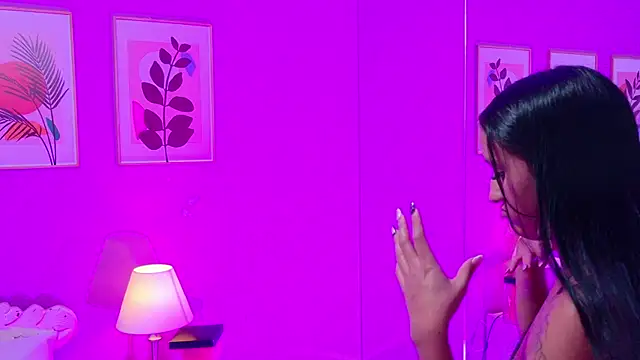 Snapshot of SamantaKane chatting on 03/13/26, 03:57 SamantaKane online show from 03/13/26, 03:57