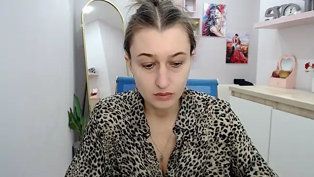 muriel elvin online show from 10/06/25, 09:18