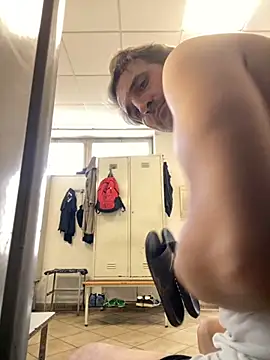 Snapshot of sasatimido chatting on 09/17/25, 02:19 sasatimido online show from 09/17/25, 02:19