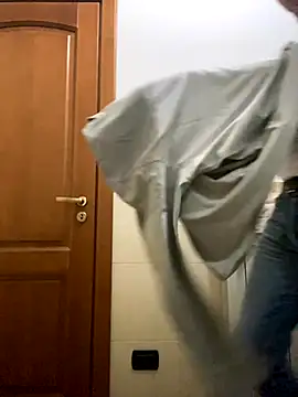 Snapshot of sasatimido chatting on 10/02/25, 04:19 sasatimido online show from 10/02/25, 04:19