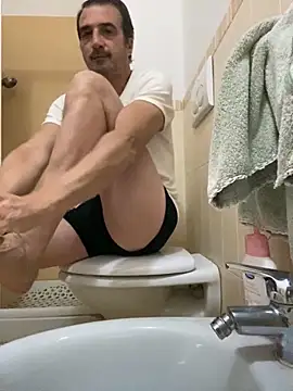 Snapshot of sasatimido chatting on 10/31/25, 05:19 sasatimido online show from 10/31/25, 05:19