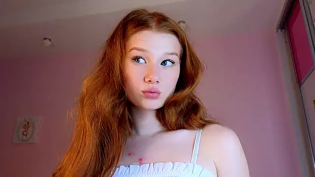 Juuulia  online show from 07/07/26, 01:04