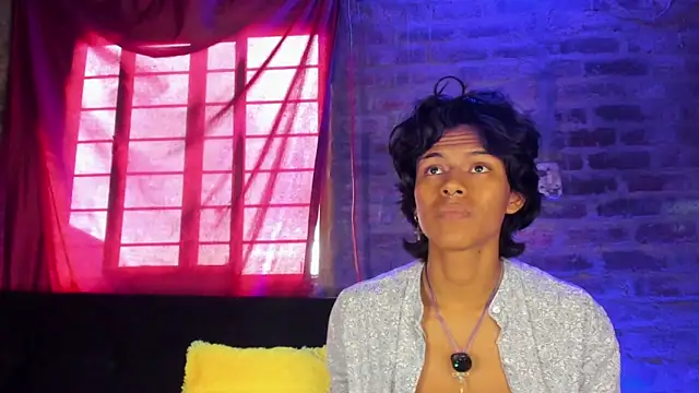 Snapshot of dreyk20 chatting on 03/12/26, 10:05 dreyk20 online show from 03/12/26, 10:05