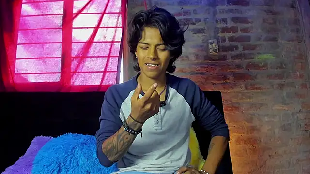 Snapshot of dreyk20 chatting on 03/19/26, 08:24 dreyk20 online show from 03/19/26, 08:24