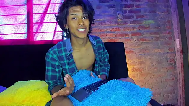 Snapshot of dreyk20 chatting on 03/20/26, 10:03 dreyk20 online show from 03/20/26, 10:03