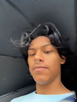 Snapshot of dreyk20 chatting on 03/21/26, 05:49 dreyk20 online show from 03/21/26, 05:49