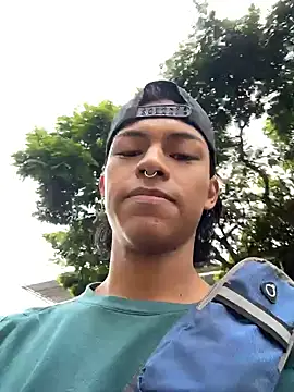 Snapshot of dreyk20 chatting on 03/24/26, 01:05 dreyk20 online show from 03/24/26, 01:05