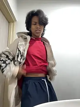 Snapshot of dreyk20 chatting on 03/27/26, 05:01 dreyk20 online show from 03/27/26, 05:01