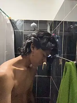 Snapshot of dreyk20 chatting on 04/09/26, 02:11 dreyk20 online show from 04/09/26, 02:11