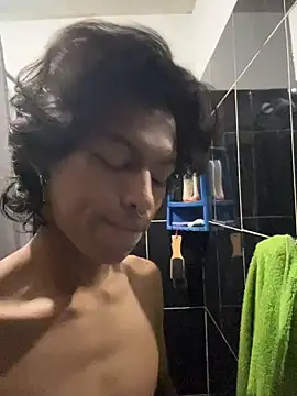 Snapshot of dreyk20 chatting on 04/16/26, 04:41 dreyk20 online show from 04/16/26, 04:41