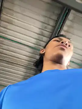 Snapshot of dreyk20 chatting on 04/17/26, 08:45 dreyk20 online show from 04/17/26, 08:45