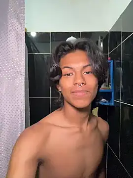 Snapshot of dreyk20 chatting on 04/18/26, 07:18 dreyk20 online show from 04/18/26, 07:18