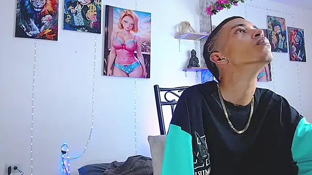 Snapshot of briamhoconor_xh chatting on 09/22/25, 06:43 briamhoconor xh online show from 09/22/25, 06:43