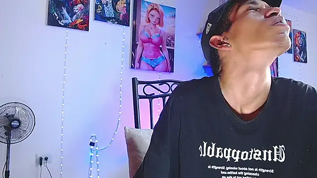 Snapshot of briamhoconor_xh chatting on 10/25/25, 01:02 briamhoconor xh online show from 10/25/25, 01:02