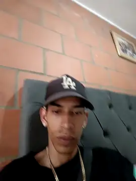 Snapshot of briamhoconor_xh chatting on 11/13/25, 07:35 briamhoconor xh online show from 11/13/25, 07:35