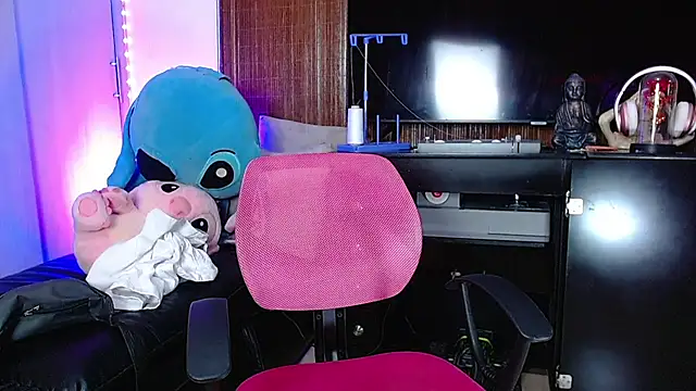 Snapshot of briamhoconor_xh chatting on 11/26/25, 02:01 briamhoconor xh online show from 11/26/25, 02:01