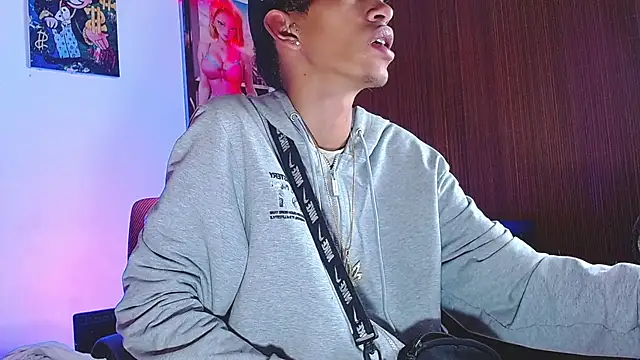 Snapshot of briamhoconor_xh chatting on 01/11/26, 03:22 briamhoconor xh online show from 01/11/26, 03:22