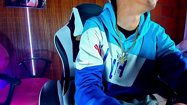 Snapshot of briamhoconor_xh chatting on 03/03/26, 02:39 briamhoconor xh online show from 03/03/26, 02:39