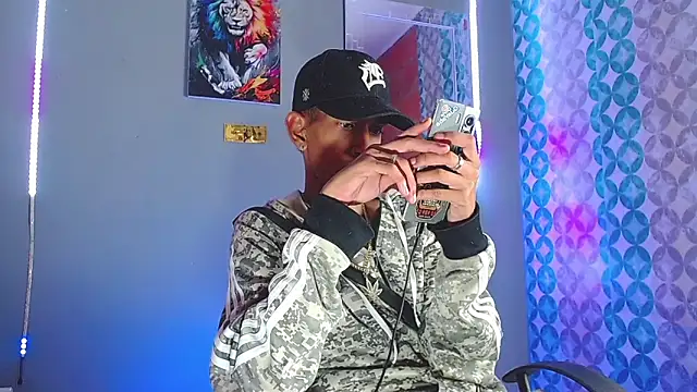 Snapshot of briamhoconor_xh chatting on 04/01/26, 04:13 briamhoconor xh online show from 04/01/26, 04:13