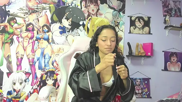 Snapshot of Kylie_Moan chatting on 09/17/25, 10:11 Kylie Moan online show from 09/17/25, 10:11