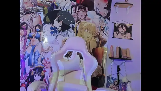 Snapshot of Kylie_Moan chatting on 10/12/25, 04:33 Kylie Moan online show from 10/12/25, 04:33