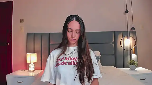 IremLee  online show from 09/25/25, 09:29