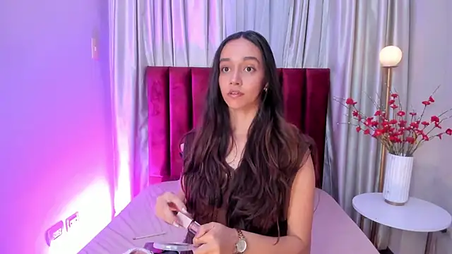 IremLee  online show from 10/18/25, 12:13