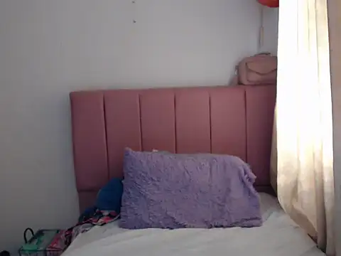 Snapshot of Alaina_Blessed chatting on 09/27/25, 06:57 Alaina Blessed online show from 09/27/25, 06:57