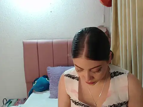 Snapshot of Alaina_Blessed chatting on 10/04/25, 11:25 Alaina Blessed online show from 10/04/25, 11:25