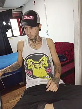 Snapshot of Tattoboy19cm chatting on 05/30/26, 10:40 Tattoboy19cm online show from 05/30/26, 10:40
