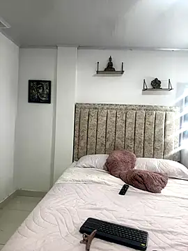 EmiilyEvans  online show from 11/07/25, 10:32