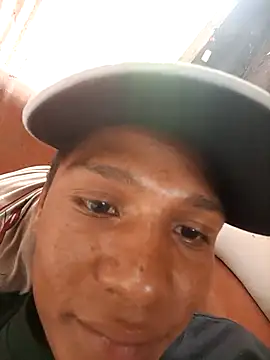 Snapshot of Davir2001 chatting on 04/07/26, 05:35 Davir2001 online show from 04/07/26, 05:35