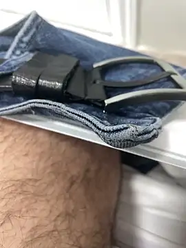 Snapshot of Heros2000 chatting on 11/06/25, 10:27 Heros2000 online show from 11/06/25, 10:27