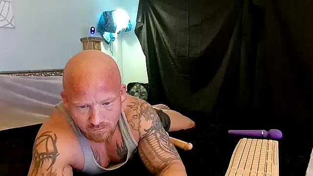 Snapshot of AntMeich6969 chatting on 10/14/25, 11:49 AntMeich6969 online show from 10/14/25, 11:49