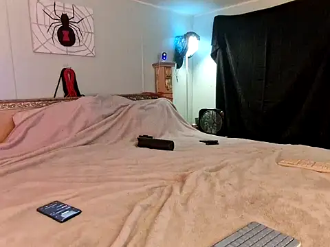 Snapshot of AntMeich6969 chatting on 11/14/25, 03:44 AntMeich6969 online show from 11/14/25, 03:44