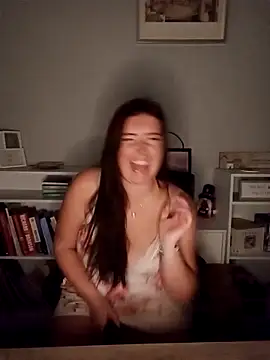 SweetLaurenXX online show from 10/10/25, 08:08