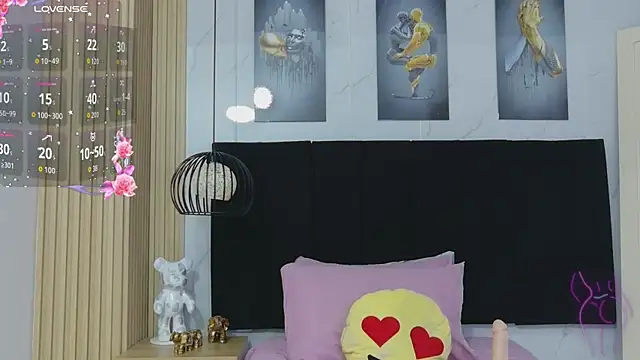 Snapshot of cutepetitee chatting on 07/15/26, 12:43 cutepetitee online show from 07/15/26, 12:43