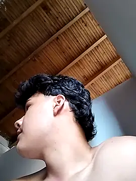 Snapshot of dani_titan320 chatting on 11/09/25, 08:40 dani titan320 online show from 11/09/25, 08:40