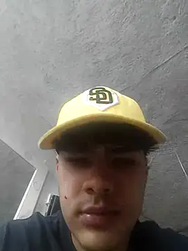 dani titan320 online show from 11/22/25, 03:00