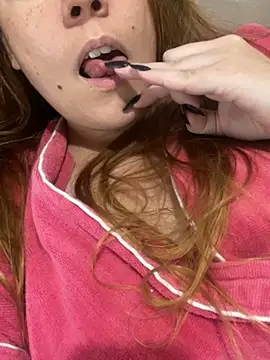 Lazinha18 online show from 10/14/25, 02:12