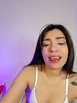 Snapshot of AmaiaSalvatore chatting on 10/05/25, 08:29 AmaiaSalvatore online show from 10/05/25, 08:29