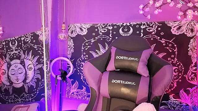 Snapshot of Gaia_Gatex chatting on 02/05/26, 12:43 Gaia Gatex online show from 02/05/26, 12:43