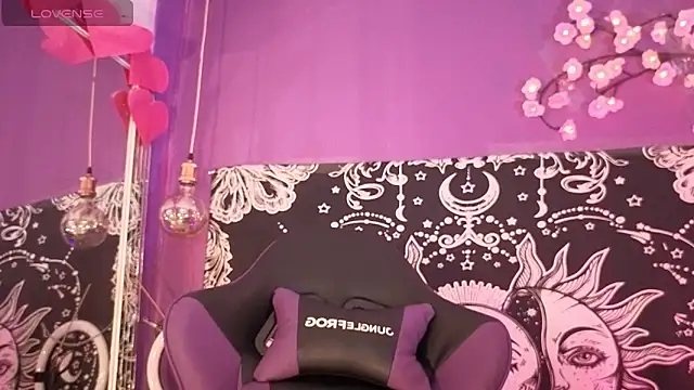 Snapshot of Gaia_Gatex chatting on 02/21/26, 01:45 Gaia Gatex online show from 02/21/26, 01:45