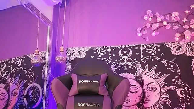 Snapshot of Gaia_Gatex chatting on 02/25/26, 12:48 Gaia Gatex online show from 02/25/26, 12:48