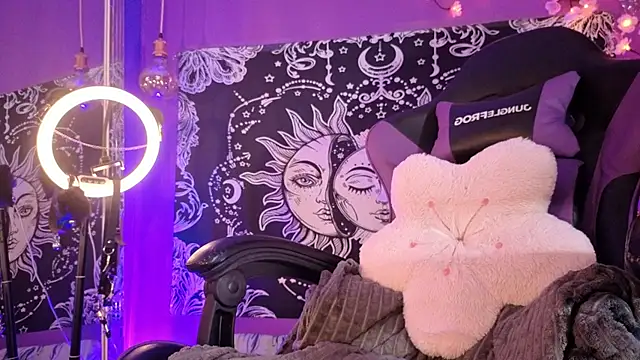 Snapshot of Gaia_Gatex chatting on 03/31/26, 12:49 Gaia Gatex online show from 03/31/26, 12:49