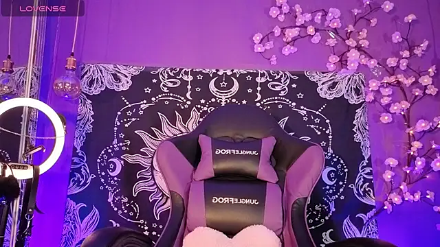 Snapshot of Gaia_Gatex chatting on 04/08/26, 12:49 Gaia Gatex online show from 04/08/26, 12:49