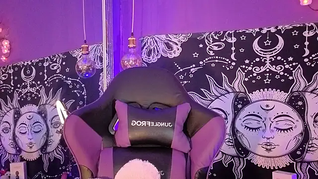 Snapshot of Gaia_Gatex chatting on 04/16/26, 01:23 Gaia Gatex online show from 04/16/26, 01:23