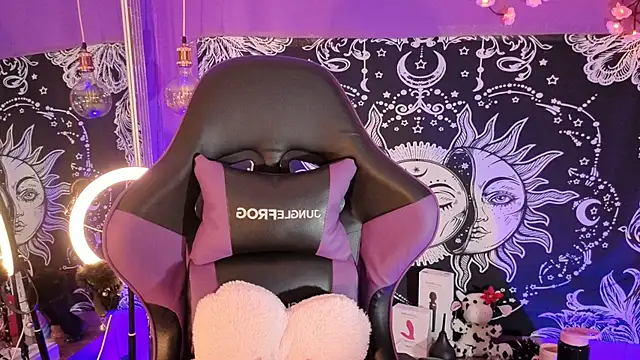 Snapshot of Gaia_Gatex chatting on 04/21/26, 11:49 Gaia Gatex online show from 04/21/26, 11:49