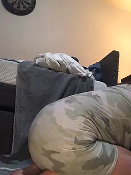 Snapshot of silverbay-456 chatting on 10/22/25, 02:12 silverbay-456 online show from 10/22/25, 02:12